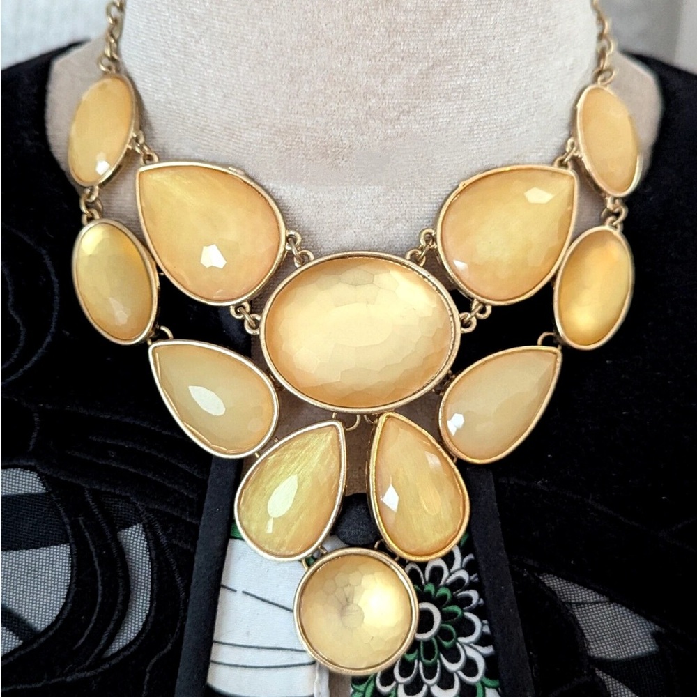Elegant Gold Statement Necklace